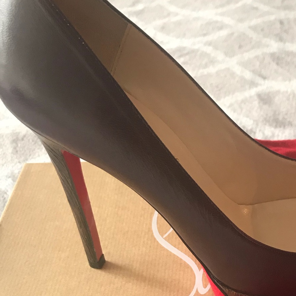 Christian Louboutin Simple Pump Size 39 - Picture 3 of 3